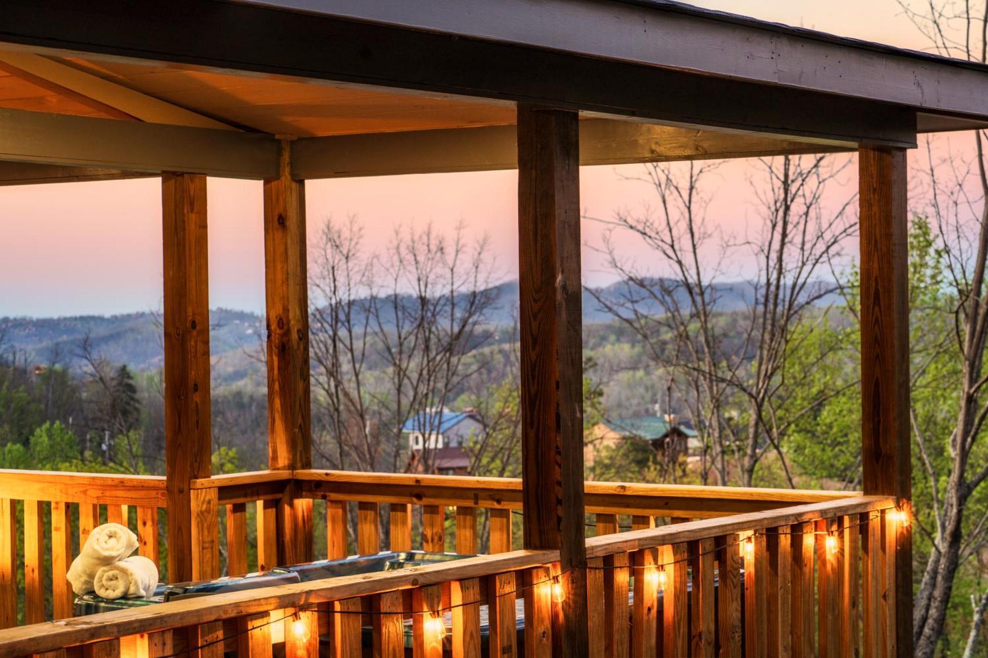 Mountainscape - Brand New Cabin W Views - Hottub - Firetable - Ps5 - Pooltable - 3 Pools Гатлинбург Экстерьер фото