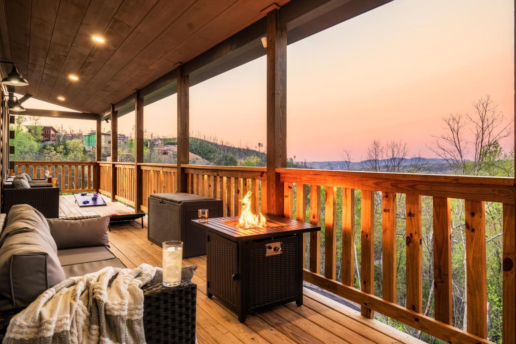 Mountainscape - Brand New Cabin W Views - Hottub - Firetable - Ps5 - Pooltable - 3 Pools Гатлинбург Экстерьер фото
