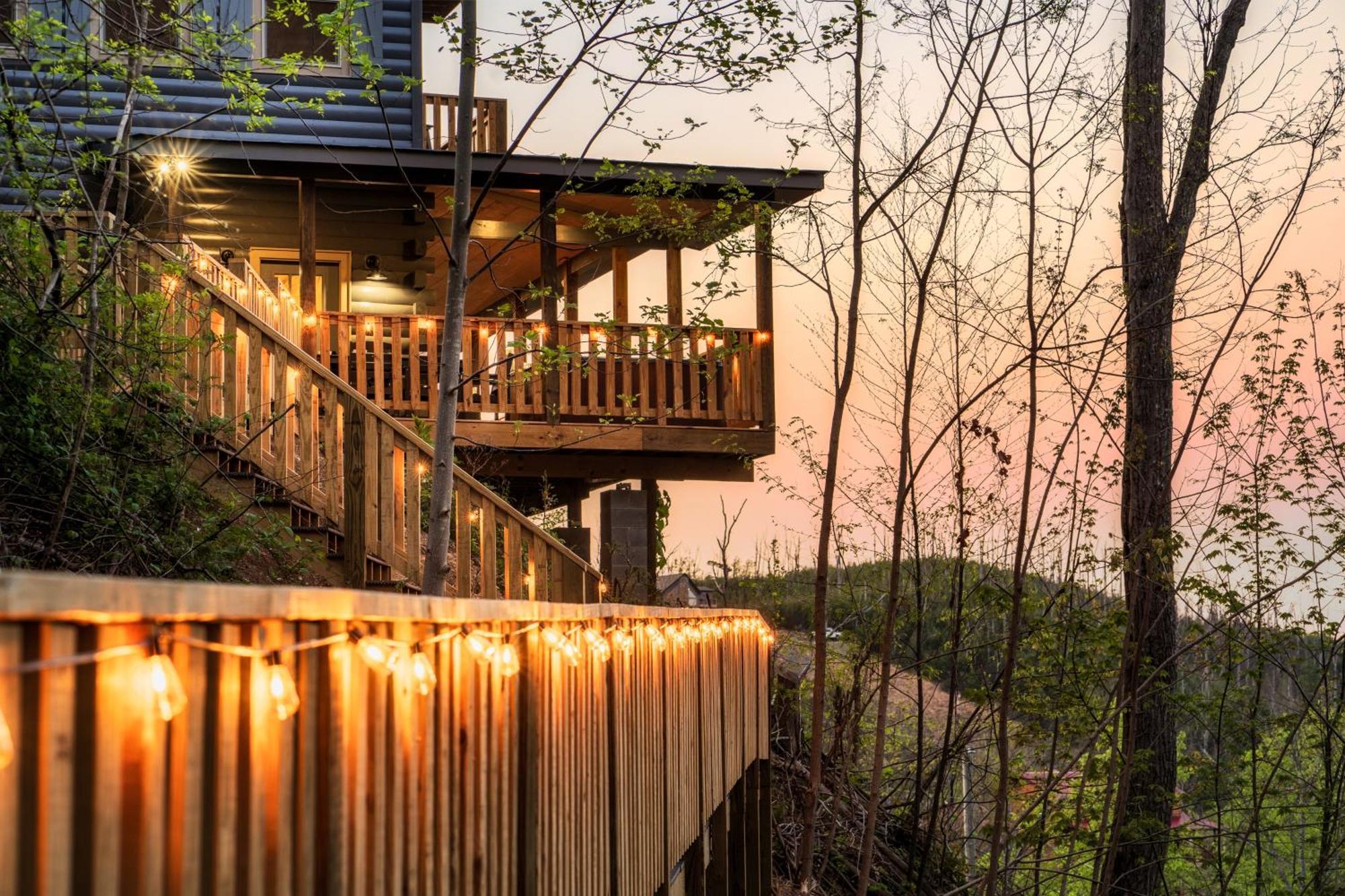 Mountainscape - Brand New Cabin W Views - Hottub - Firetable - Ps5 - Pooltable - 3 Pools Гатлинбург Экстерьер фото
